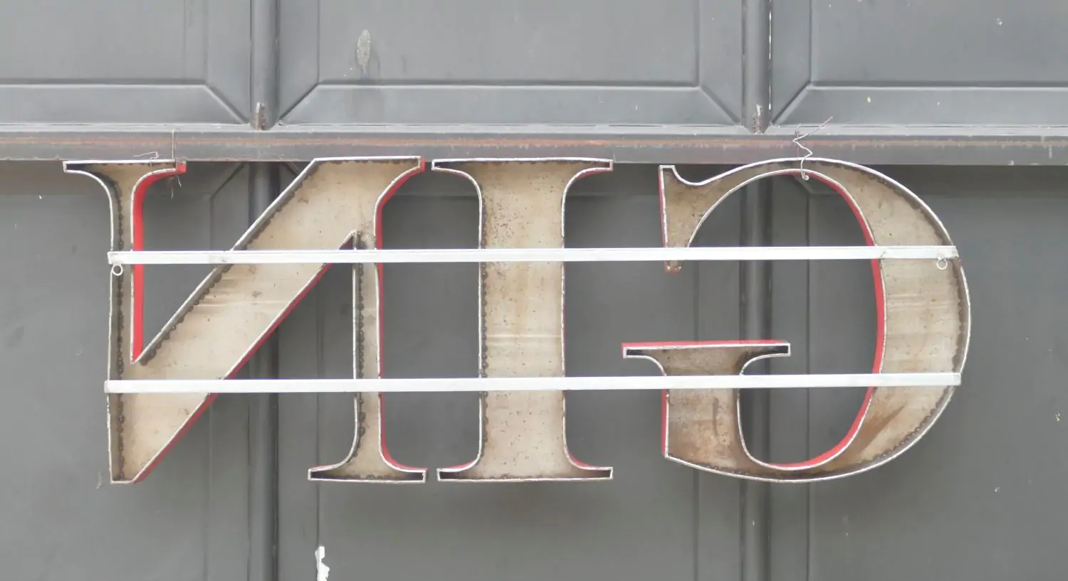  Product image 4 of the product “Capital Letters - GIN on metal frame Height about 50cm. open on the back side. red color letter. ”